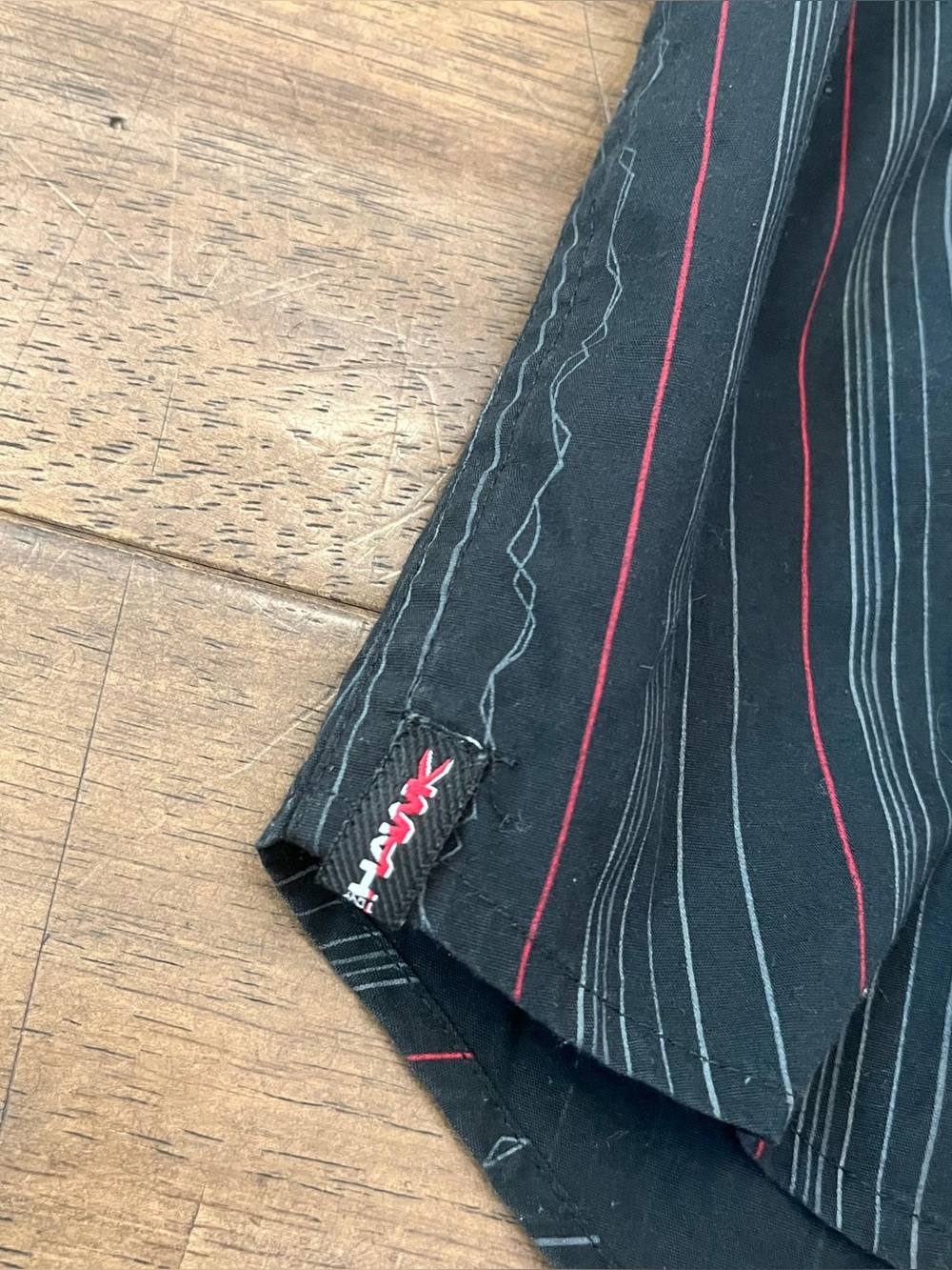 Vintage Men’s Plaid Striped Tony Hawk black striped button up shirt Size S